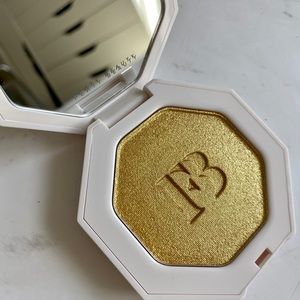 FENTY BEAUTY Trophy Wife Killawatt Highlighter